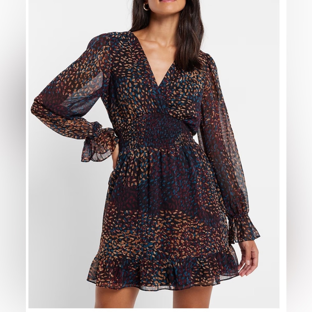 NWT Printed V-Neck Smocked Waist Dress